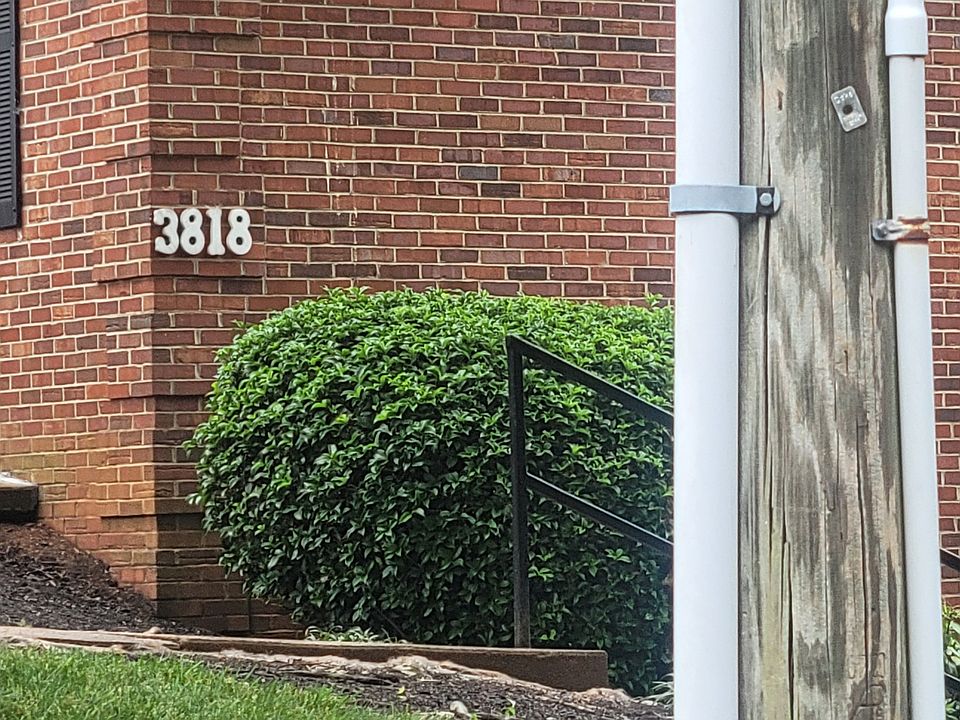 2nd image of 3818B W Country Club Rd #B