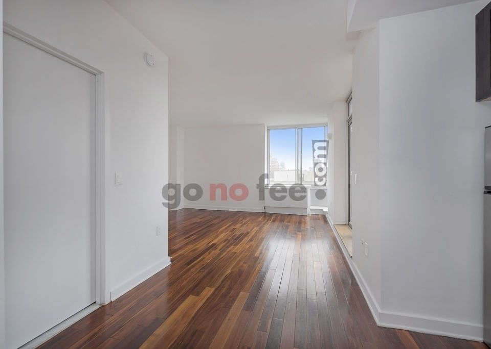 1st image of 454 Manhattan Ave APT 7D