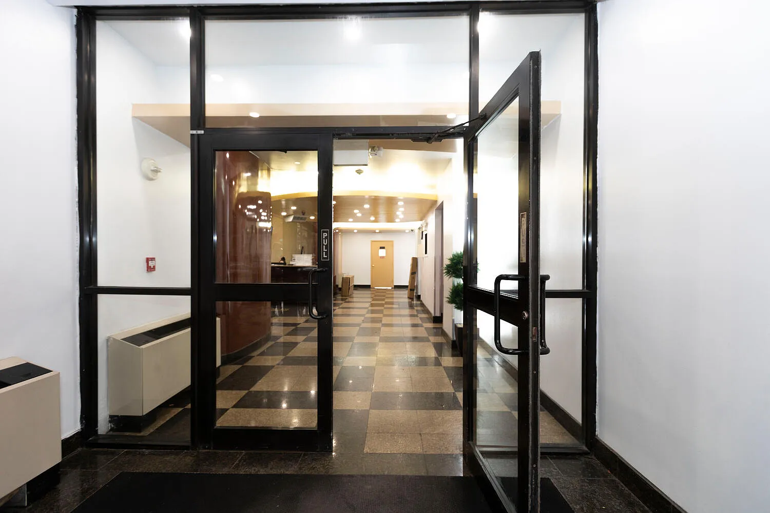 1 bed, 700 sqft, $3,200 — Photo 3