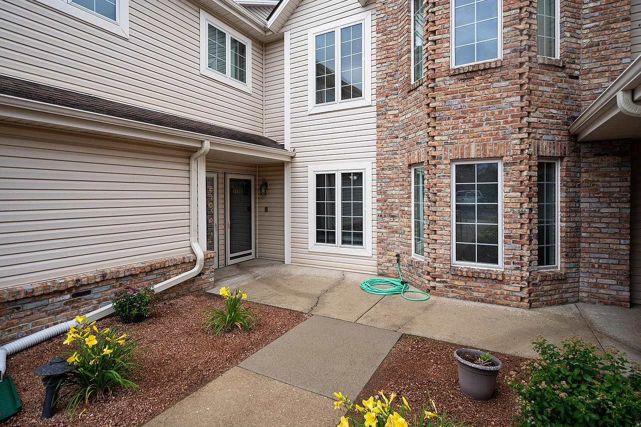 12621 West Beloit ROAD, New Berlin, WI 53151 Zillow