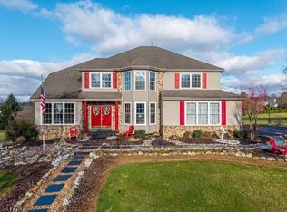 12 Foxwood Ln, Lopatcong Twp., NJ 08865