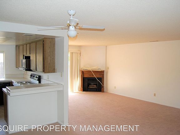 3rd image of 475 Escondido Ct