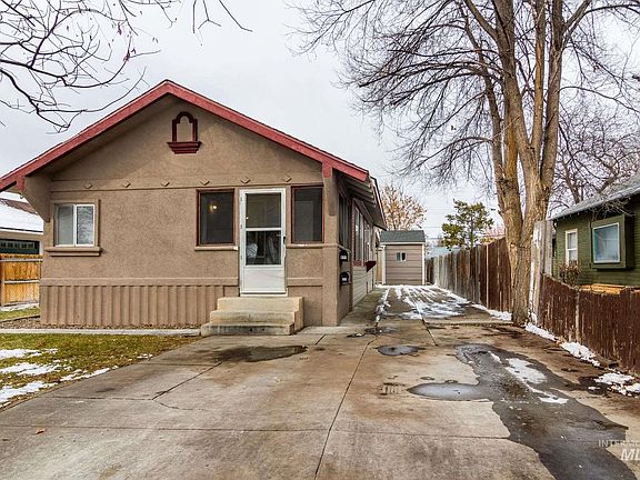 3rd image of 611 & 609 19th Ave S