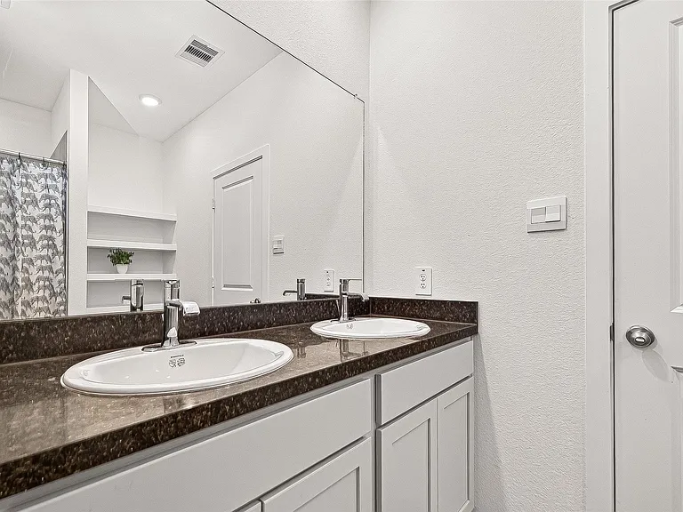 5442 Pinetree Crescent Ln — Photo 14