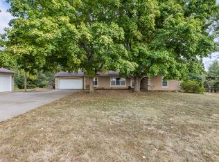 2073 Coyote Run Rd, Monticello, IL 61856