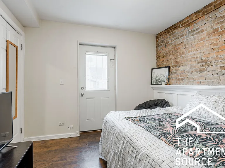1501 W Fullerton Ave #2R — Photo 10