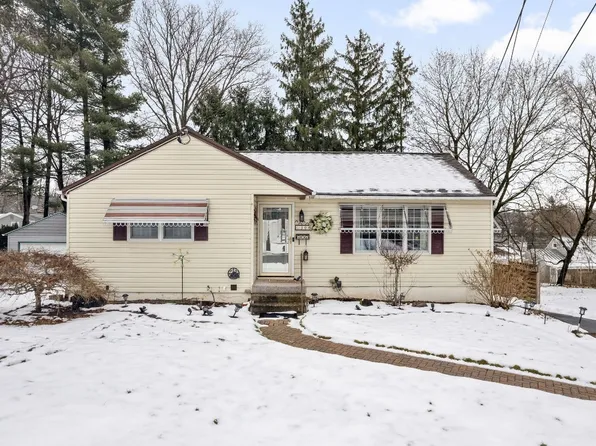 306 Beckwith Ave, Endwell, NY 13760