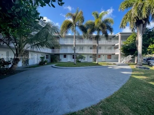 7101 SW 89th Ct APT 210, Miami, FL 33173