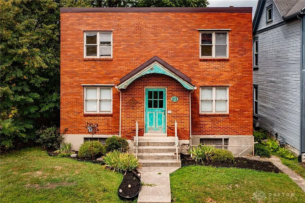 231 W McPherson St — Photo 1