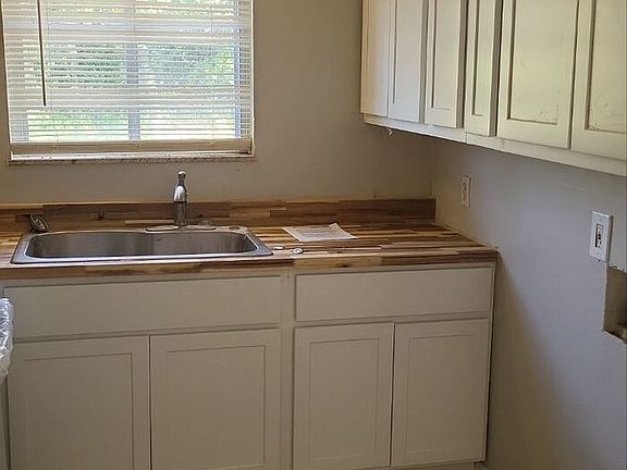 3rd image of 361 Sheridan Ave APT A