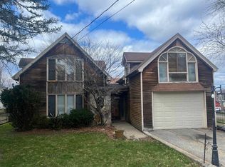 12 Duclos St, Manchester, NH 03102