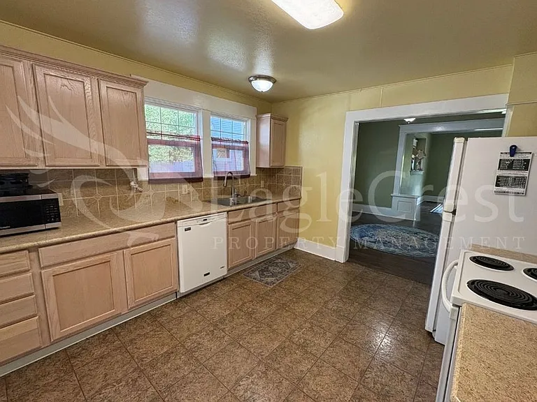 515 Newell St — Photo 28