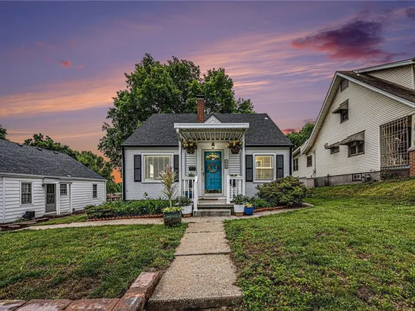 2764 Jackson St, Saint Joseph, MO 64507