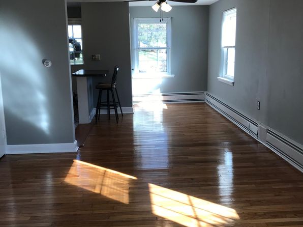 200 Maplewood Dr APT C1