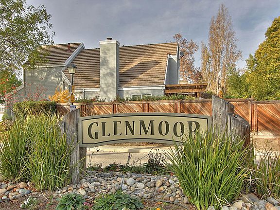 2nd image of 544 Glenmoor Cir