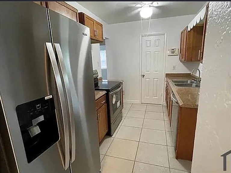 21499 Glendale Ave — Photo 3
