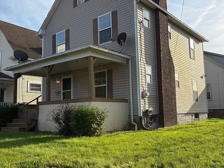 403 S McKinley Ave — Photo 2