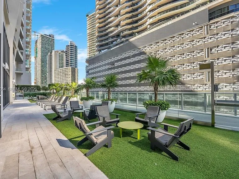 1010 Brickell Ave #1810 — Photo 23