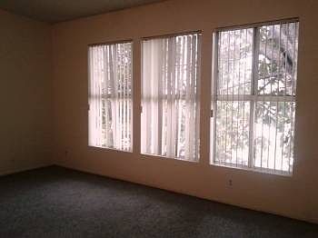 5th image of 521 N Kenmore Ave APT 107