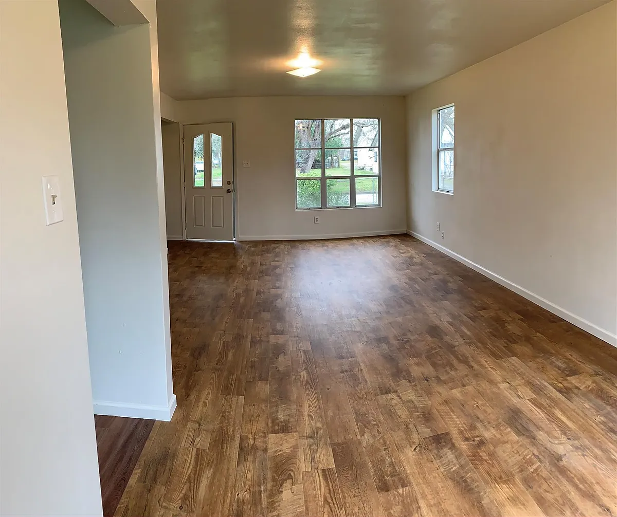 Building Photo - 516 San Saba St