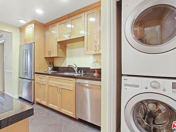4th image of 11947 Dorothy St APT 103