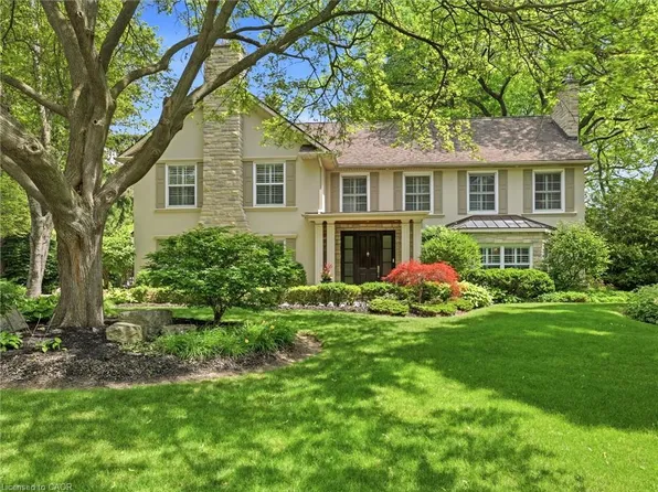 153 Cairncroft Rd, Oakville, ON L6J 4L8