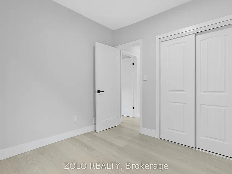 498 Charlotte St — Photo 22