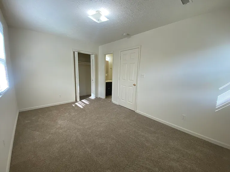 Beechwood Apartments — Photo 15
