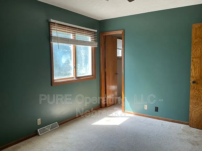 5018 S 163rd St — Photo 27