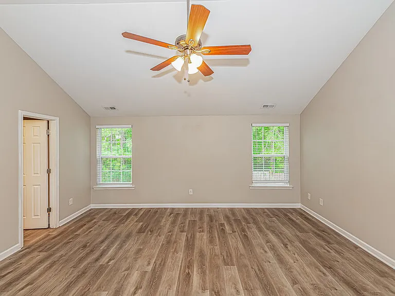 1549 Pebble Ridge Dr — Photo 6
