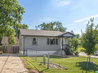 4963 S 54th St, Omaha, NE 68117
