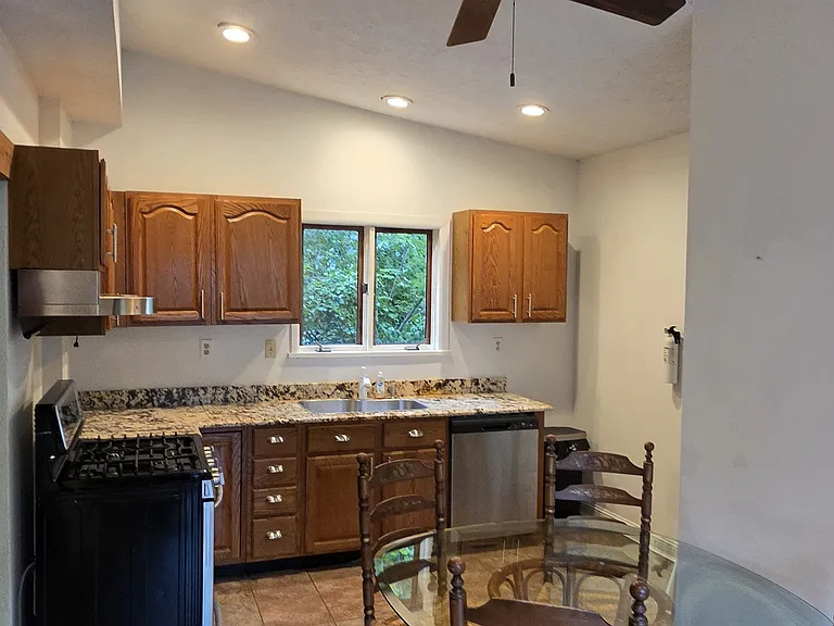 517 Rome Ave — Photo 5