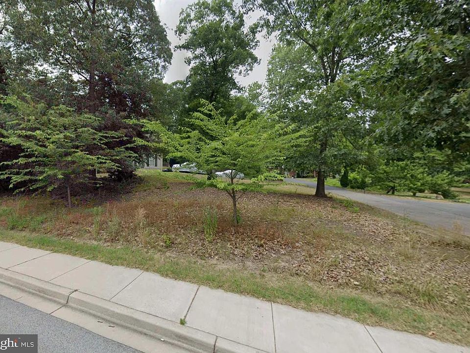 1st image of Connors Ln