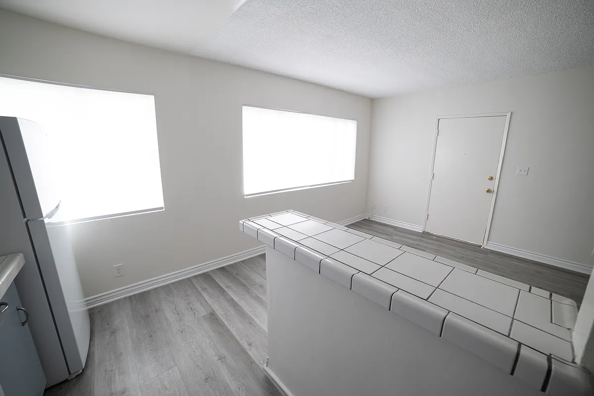 Building Photo - 1315 Ocean Park Blvd #5