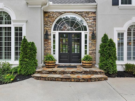 2nd image of 9265 Nesbit Lakes Dr