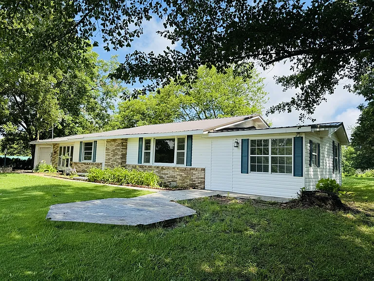 7542 Section Line Rd — Photo 2