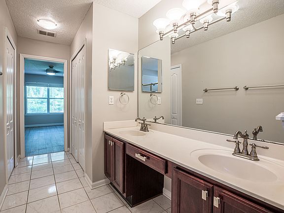 4th image of 12765 Chets Creek Dr N