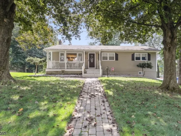 546 Henmar Dr, Mount Arlington Boro, NJ 07850