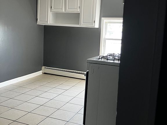 5th image of 202 Littleton Ave Floor 3