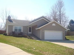 4272 S 98th St, Greenfield, WI 53228