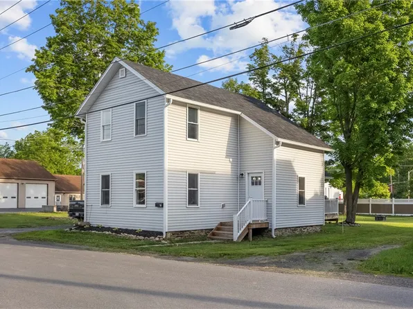 7 Spring St, Dundee, NY 14837