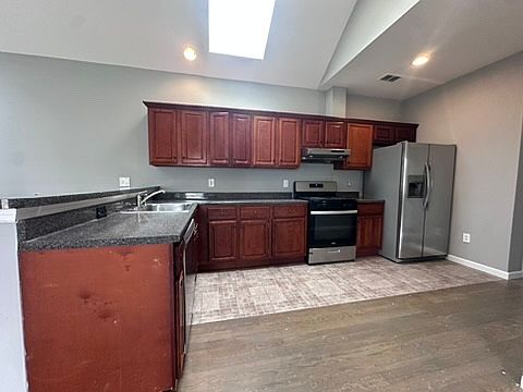 4th image of 201 Halladay St Floor 2