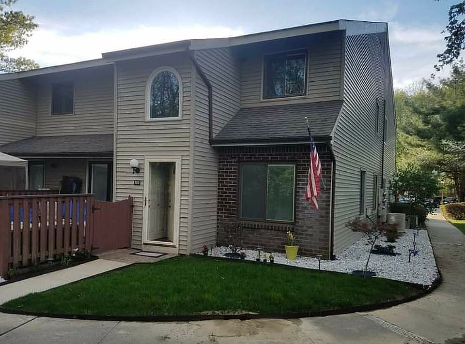 1st image of 720 Hilltop Ct