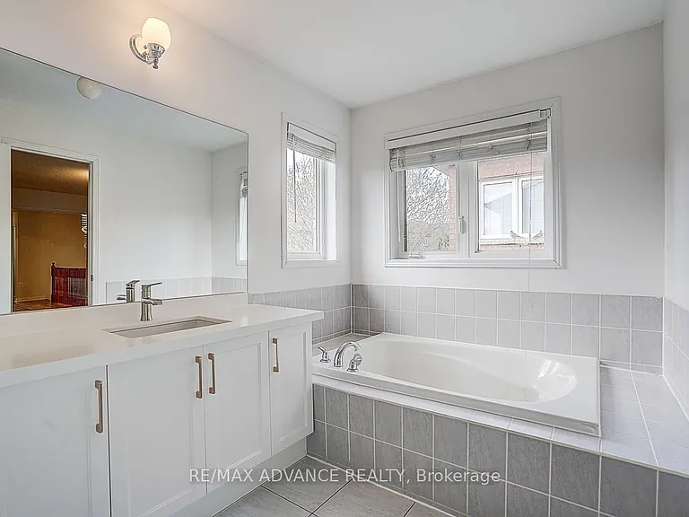 137 Laramie Cres — Photo 24