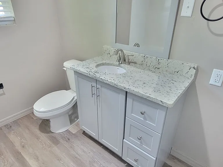 2112 Axtell St — Photo 18