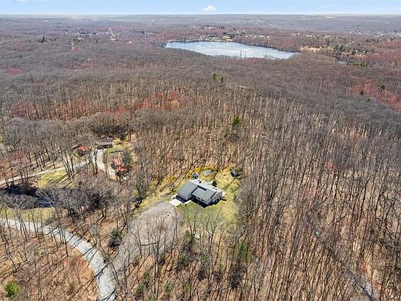 5th image of 278 Tower Hill Rd