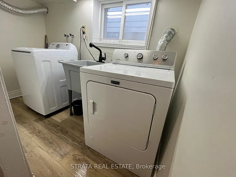 220 Holborne Ave — Photo 32