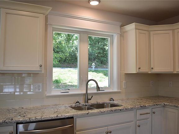 2nd image of 3511 Leaf Court Middle