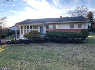 48 Saint Dunstans Rd, Hatboro, PA 19040