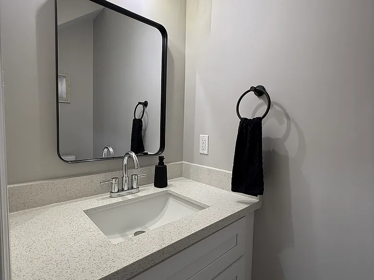 410 Peach St — Photo 12